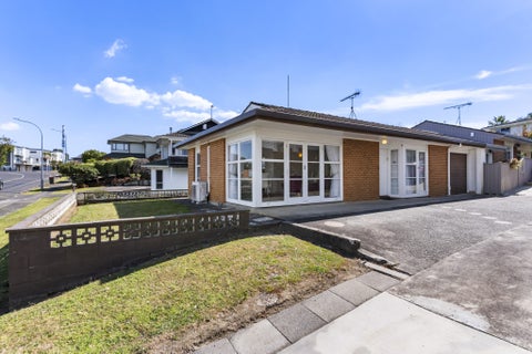 2/139 Clovelly Road, Bucklands Beach, Auckland