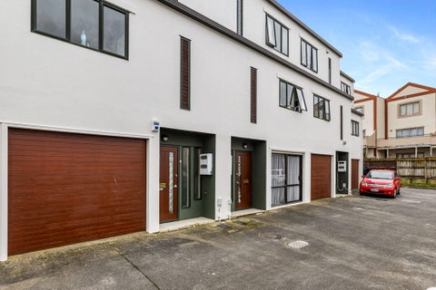 3/12 Ambrico Place, New Lynn, Auckland