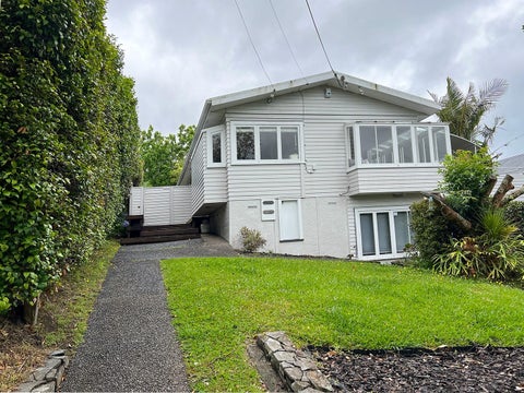 15 Montana Avenue, Murrays Bay, North Shore City, Auckland