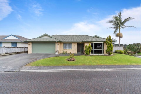 24 Chesterton Terrace, Henderson, Auckland