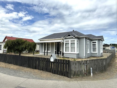64 James Street, Balclutha