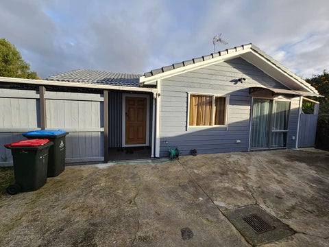 17 Tuakiri Street, Point England, Auckland