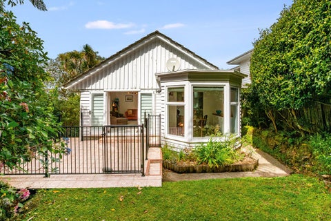 48 Homewood Crescent, Karori, Wellington