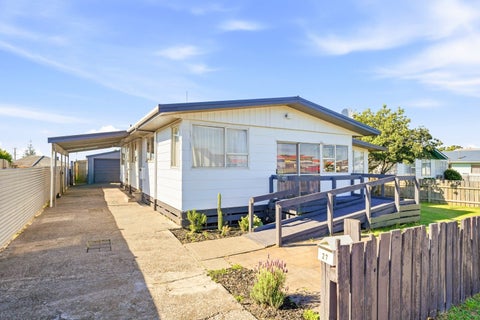 27 Cross Street, Castlecliff, Whanganui