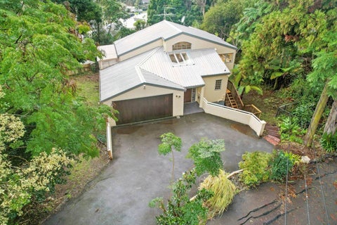 1/48 West Lynn Road, Titirangi, Auckland