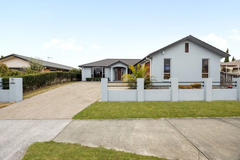 13 Palliser Drive, Huntington, Hamilton