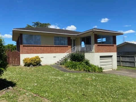 72 Botany Road, Botany Downs, Auckland