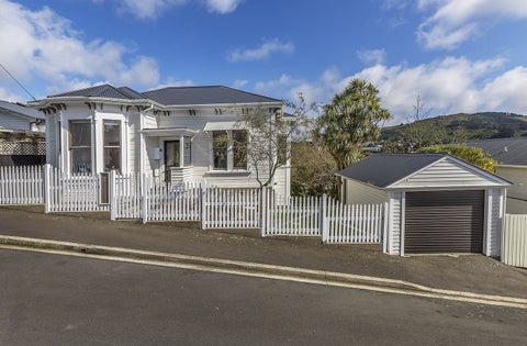82 Creswick Terrace, Northland, Wellington