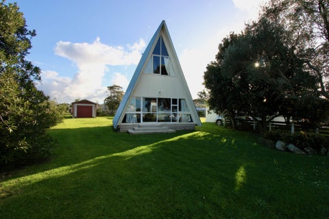 152 Captain Cook Road, Cooks Beach, Whitianga