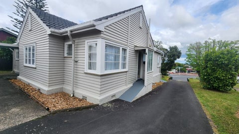 2/14 Great South Road, Manurewa, Auckland
