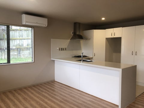 9/3 Orwell Road, Greenhithe, Auckland