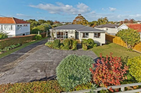 65 Pupuke Road, Birkenhead, Auckland