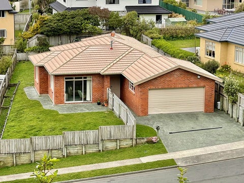 35 Erlestoke Crescent, Churton Park, Wellington