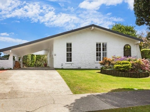 32 Discovery Drive, Whitby, Porirua