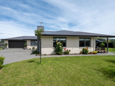 8 Larches Lane, Taupo