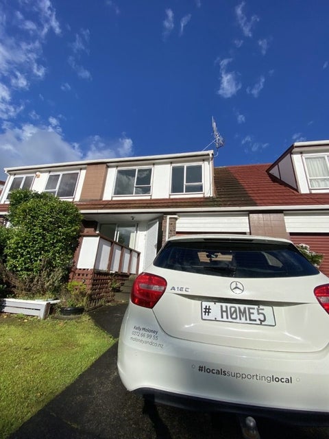 2 Halyard Place, Whitby, Porirua
