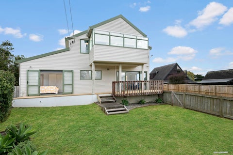 2/369 Whangaparaoa Road, Stanmore Bay, Whangaparaoa