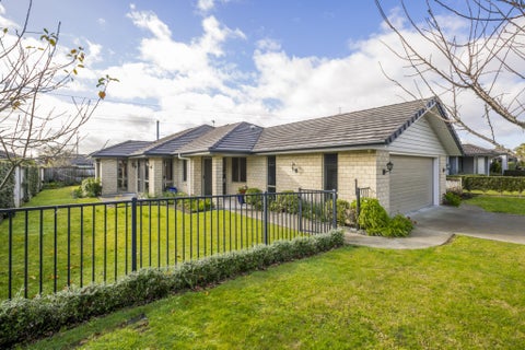 16 Silkwood Crescent, Karaka, Papakura