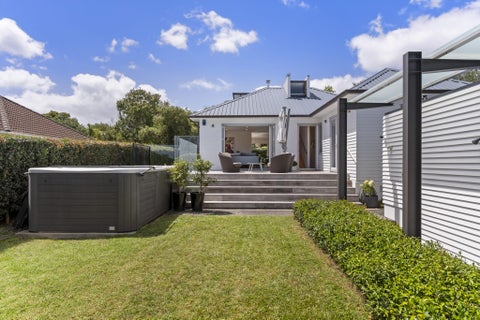 28 Tirotai crescent, Westmere, Auckland