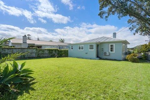 27 Old Lake Road, Narrow Neck, Auckland