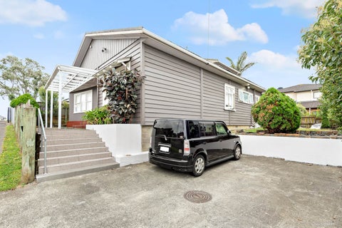 2A Locke Avenue, Mount Roskill, Auckland