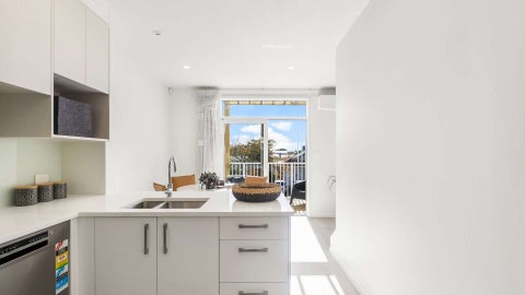 11/2 Moor Avenue, Te Atatu Peninsula, Auckland