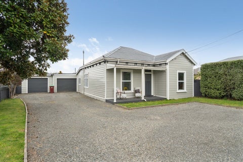 270 High Street South, Carterton