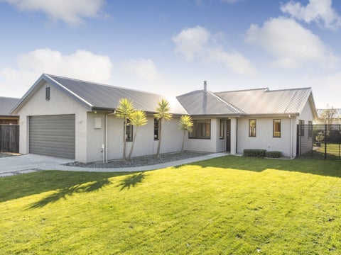 17 Walnut Grove, Kelvin Grove, Palmerston North
