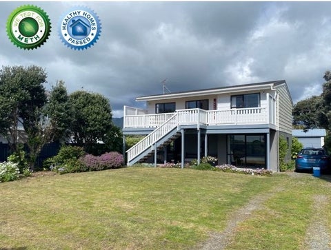 104 Field Way, Waikanae Beach, Waikanae