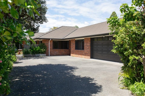 6 Nimmo Avenue West, Waikanae