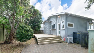 8B Quest Terrace, Mount Roskill, Auckland