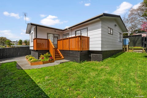 17A Cleghorn Avenue, Mount Roskill, Auckland