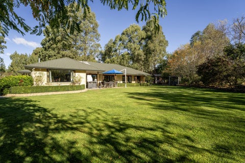 587 Woodbury Road, Woodbury