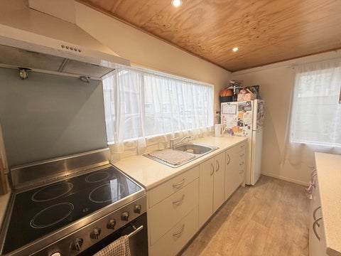 10/120 RANDWICK RD, MOERA, LOWER HUTT