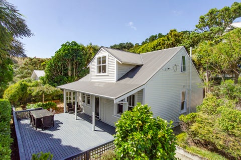 102 Parkvale Road, Karori, Wellington