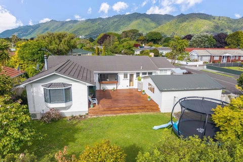 2 Matipo Street, Waikanae