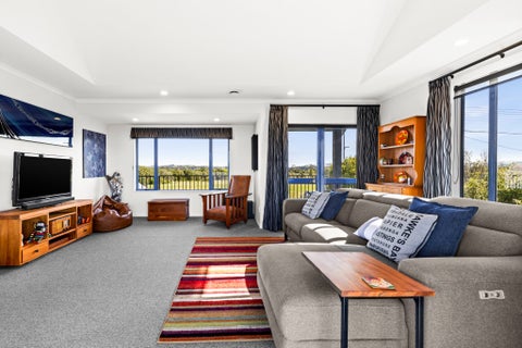 69 Meeanee Quay, Westshore, Napier