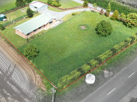 37 Waikawa Beach Road, Manakau, Levin