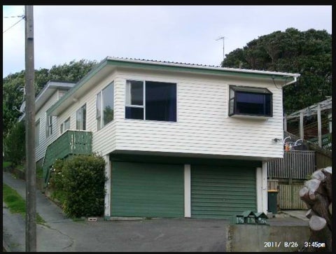 2/15 VIEW RD, TITAHI BAY, PORIRUA