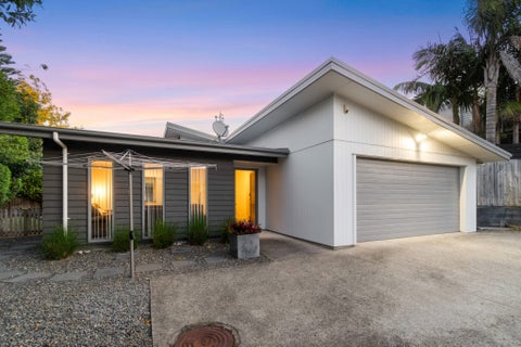 6 Domain Lane, Mangere Bridge, Auckland