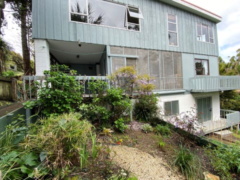 138 Glenfield Road, Birkenhead, Auckland