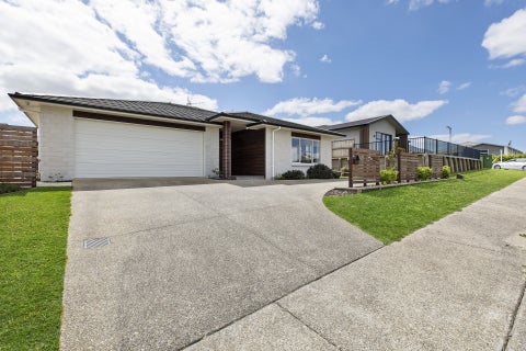 327 Lakes Boulevard, Pyes Pa, Tauranga