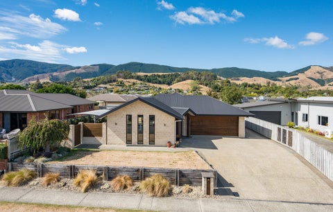 28 Cambelldon Crescent, Stoke, Nelson