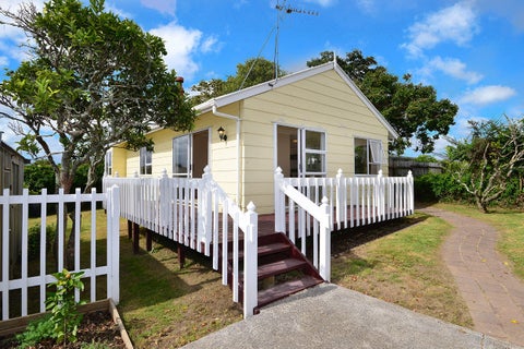 1/5 Cresta Avenue, Beach Haven, Auckland