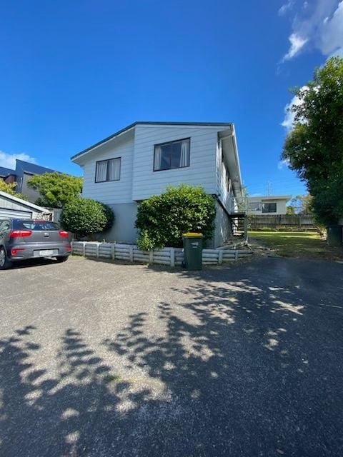 2/14 Thalia Place, Tōtara Vale, Auckland