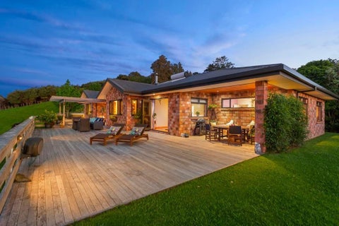 1489 Weranui Road, Silverdale