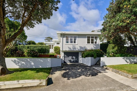 41 Raroa Terrace, Tawa, Wellington