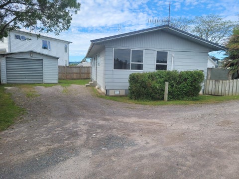 16A Matthew Place, Kawaha Point, Rotorua