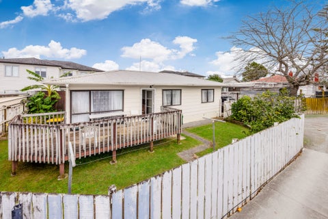 2/187 Buckland Road, Mangere East, Auckland