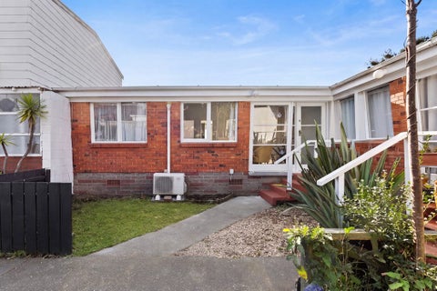 2/220A Church Street, Onehunga, Auckland